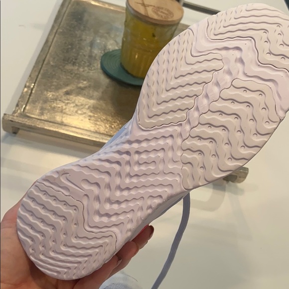 Brand new Nike Flyknit Running Shoes - Picture 2 of 7